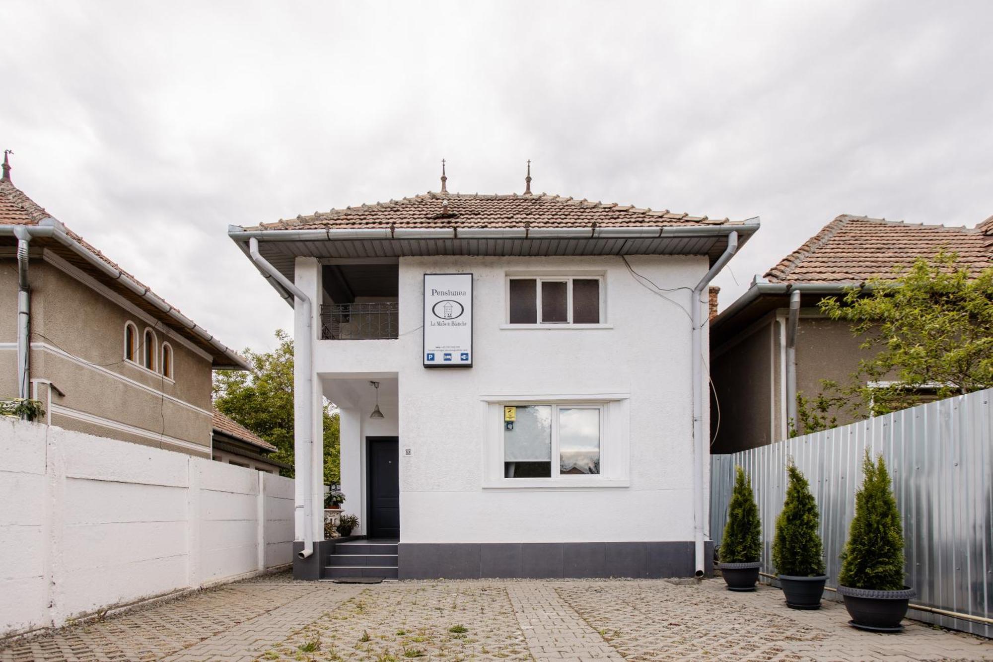 מלון אלבה לוליה La Maison Blanche מראה חיצוני תמונה